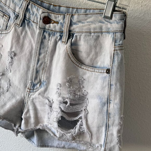 FARM RIO Jean Shorts Size 36 US 4 Light Wash Distressed Shredded - Picture 5 of 12